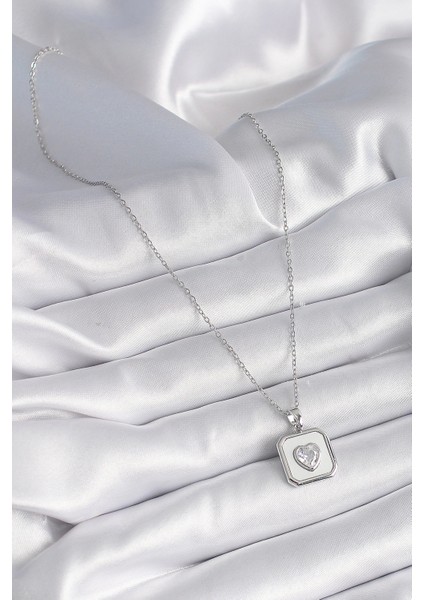 Bfs 316L Çelik Gümüş Renk Kare Madalyon Kalp Zirkon Taş Işleme Kadın Kolye fiyatları