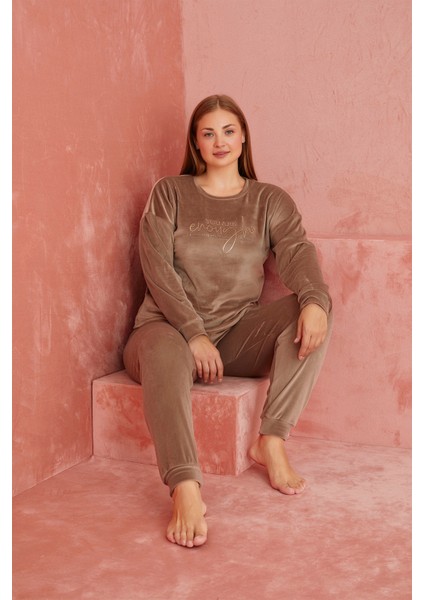 Calia 8701 Uzun Kollu Kadife Battal Beden Kadın Pijama Takımı
