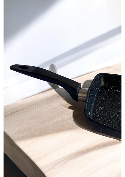 Yanmaz Yapışmaz Granit Kaplama Döküm Mini Tava (Kare) indirimleri