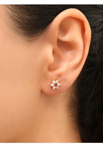 925 Ayar Sarı Altın Kaplama Kırmızı Zirkon Taşlı Yıldız Gümüş Küpe modelleri