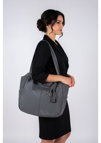 Astarlı Tek Bölmeli Püsküllü El ve Omuz Çantası 111005