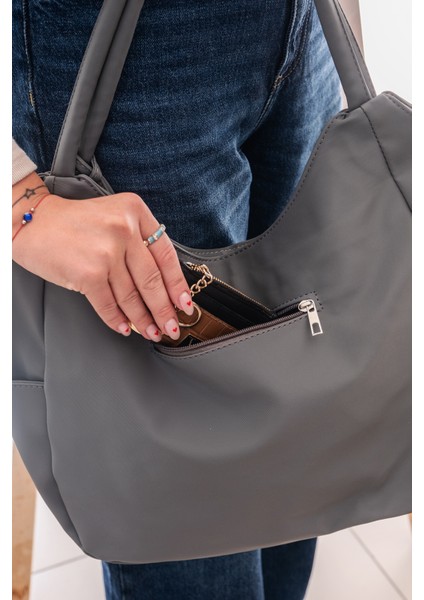 Astarlı Tek Bölmeli Püsküllü El ve Omuz Çantası 111005 fırsatları