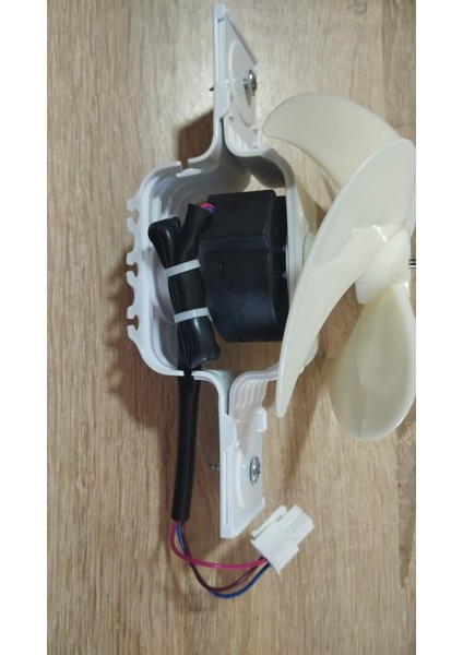 Beko Buzdolabı Buzluk Dondurucu Içi Dc Fan Motoru - 5979270800