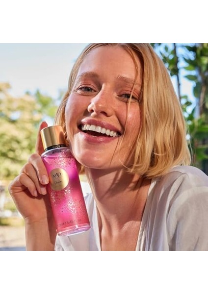 Mad Charm Body Mist 250 ML – Hanımeli, Yasemin ve Amber ile Çiçeksi, Canlandırıcı ve Kalıcı Kadın Vücut Spreyi modelleri