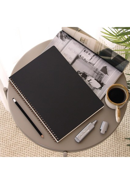 Siyah Karton Kapak 70 Yaprak 110 Gram Düz Çizgisiz Not Defteri