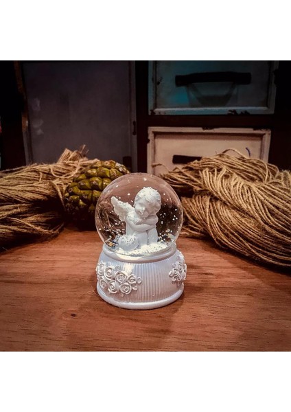 Melek Işıklı Kar Küresi