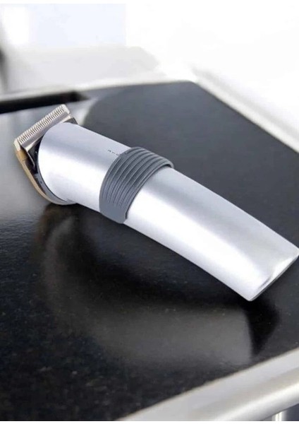 Erkeklere Özel Şarjlı Saç ve Sakal Kesme Tıraş Makinesi Seti modelleri