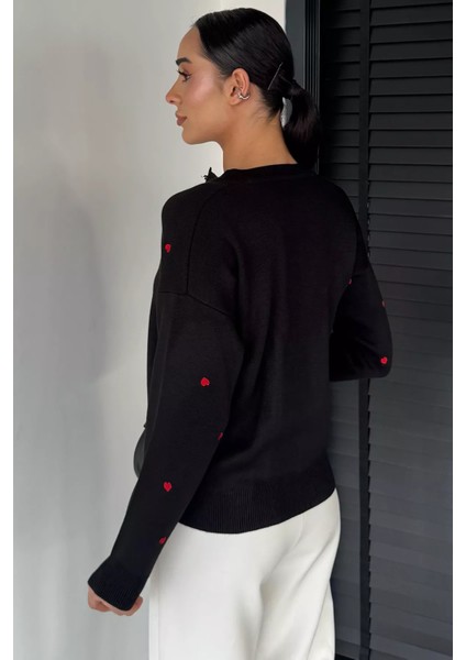 Kadın Kalp Nakışlı Triko Hırka (S-M-L Uyumludur) P-00018885 fırsatları