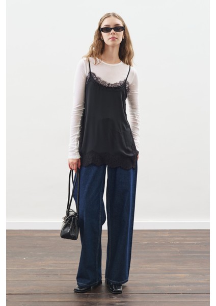Dantel Şeritli Askılı Bluz Siyah
