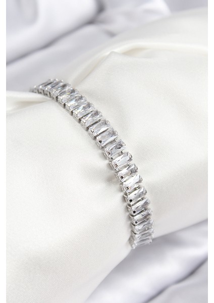 Pirinç Zirkon Taşlı Su Yolu Model Gümüş Renk Asansörlü Kadın Bileklik - TJ-BB7748