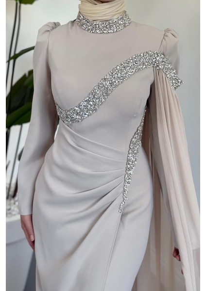 Feriha Yandan Pelerinli Taşlı Özel Tasarım Abiye Taş modelleri