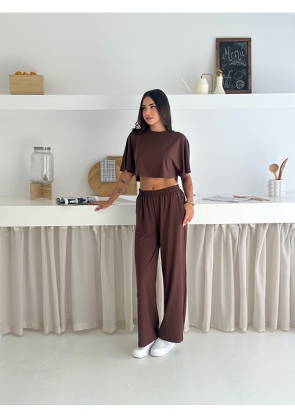 Kadın Iki Parça Salaş Takım – Crop Üst ve Bol Paça Pantolon – Yazlık Rahat Spor Takım