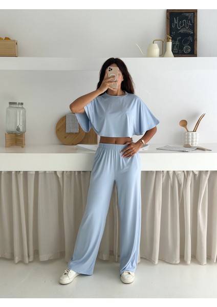 Kadın Iki Parça Salaş Takım – Crop Üst ve Bol Paça Pantolon – Yazlık Rahat Spor Takım