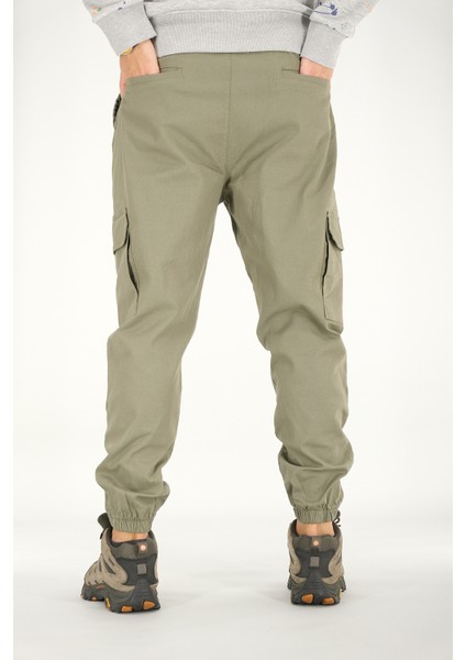 Erkek Açık Haki Kargo Cepli Jogger Pantolon Rahat Kesim Pamuklu Lastikli Paça