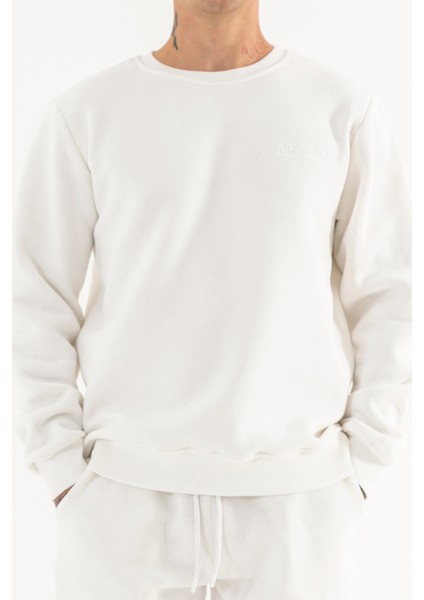 Erkek Beyaz Sweatshirt Bisiklet Yaka Rahat Kalıp 3 Iplik Şardonlu Nakışlı
