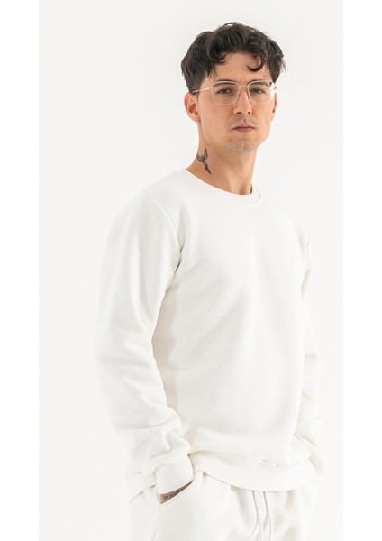 Erkek Beyaz Sweatshirt Bisiklet Yaka Rahat Kalıp 3 Iplik Şardonlu Nakışlı modelleri