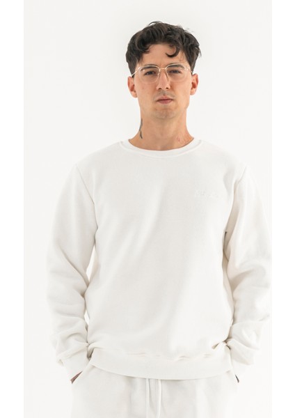 Erkek Beyaz Sweatshirt Bisiklet Yaka Rahat Kalıp 3 Iplik Şardonlu Nakışlı indirimleri