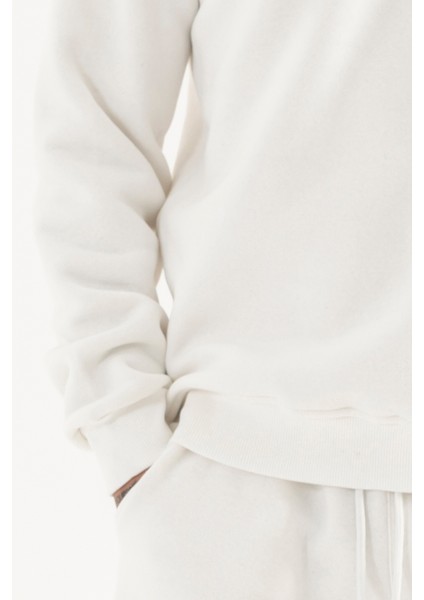 Erkek Beyaz Sweatshirt Bisiklet Yaka Rahat Kalıp 3 Iplik Şardonlu Nakışlı
