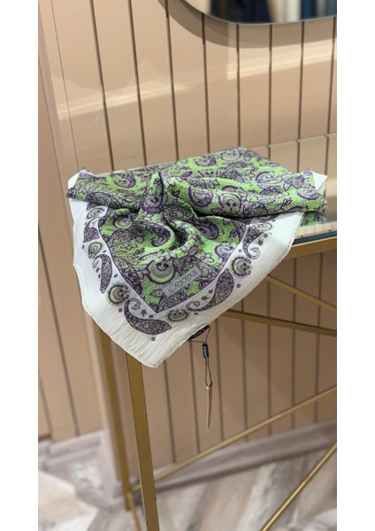 Ipekevi Mezopotamya Model 02 Desenli Tensel Eşarp Fıstık Yeşili Beyaz