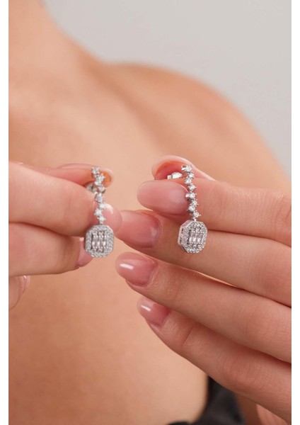 Pırlanta Montür Sıralı Tek Taş Rodyum Kaplama Baget Gümüş Küpe modelleri