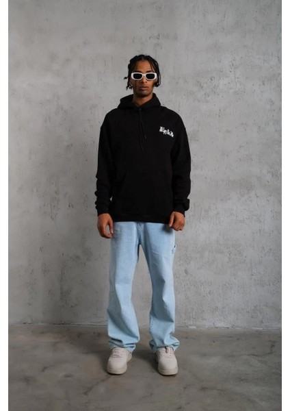 Erkek Oversize Üç Iplik Kapüşonlu Sweat – Siyah Kol ve Etek Ribana Detaylı, Ön ve Sırt Baskılı, Kanguru Cepli Rahat Kalıp Model fırsatları