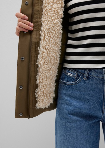 Suni Kürk Detaylı Kapüşonlu Haki Parka 1110759-71816