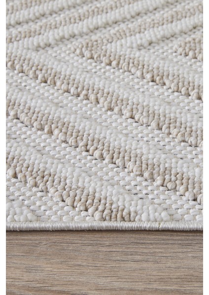 Posıtano Krem Bej Renk Zigzag Model Yumuşak Bukleli ve Püsküllü Dekoratif Makine Dokuma Halı