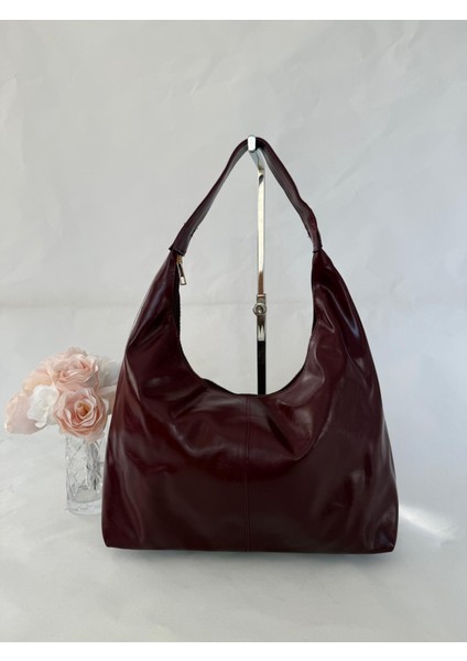 Kadın Omuz Çantası | Deri Görünümlü Geniş Kapasiteli Şık Günlük Çanta – Bordo / Bej / Siyah | Trend, Minimal ve Zarif Tasarım fiyatları