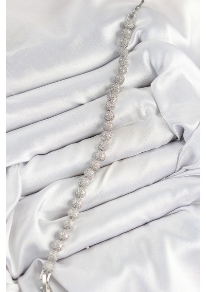 Pirinç Zirkon Taşlı Yarım Topcuk Model Gümüş Renk Vıp Seri Kadın Bileklik fiyatları