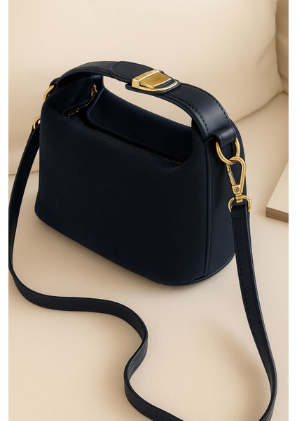 Lüks Süet Deri Detaylı Altın Aksesuarlı Omuz ve Çapraz Çanta