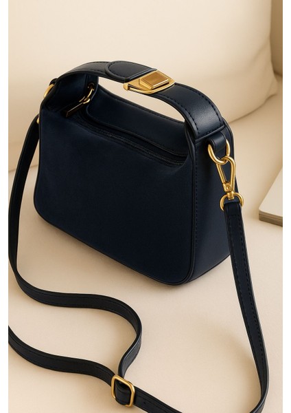 Lüks Süet Deri Detaylı Altın Aksesuarlı Omuz ve Çapraz Çanta fiyatları