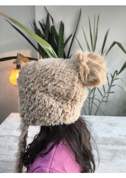 Kız Çocuk Uzun Ponponlu Kulağı Kapatan Bere Peluş Puf Puf Yumuşacık Camel (Açık Taba) fırsatları