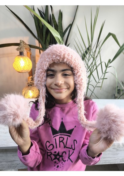 Kız Çocuk Uzun Ponponlu Kulağı Kapatan Bere Peluş Puf Puf Yumuşacık Pudra fiyatları