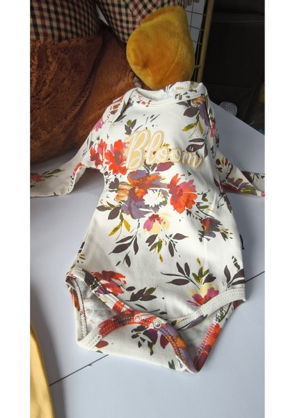 Erkek-Kız Bebek Omuz Genişletmeli Çıtçıtlı Body Pijama Bere Takımı, %100 Pamuk , Modern Tasarım