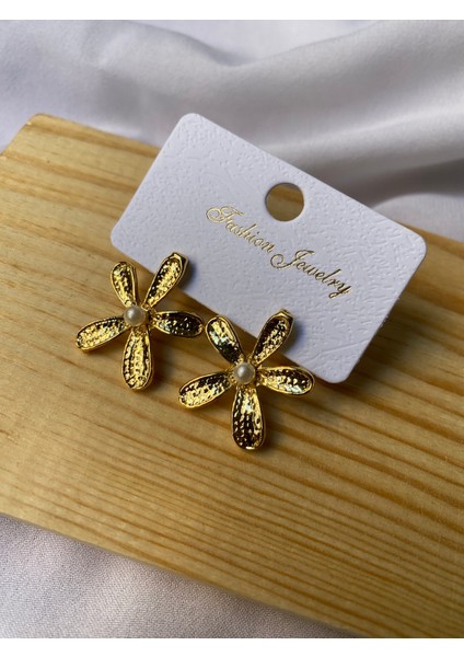 Kararmaz Çelik Çiçek Detaylı Gold Küpe indirimleri