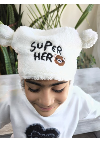 Kız Erkek Unisex Kendinden Boyunluklu Bere Peluş Figürlü Yumuşak Kulak Korumalı Hero Beyaz