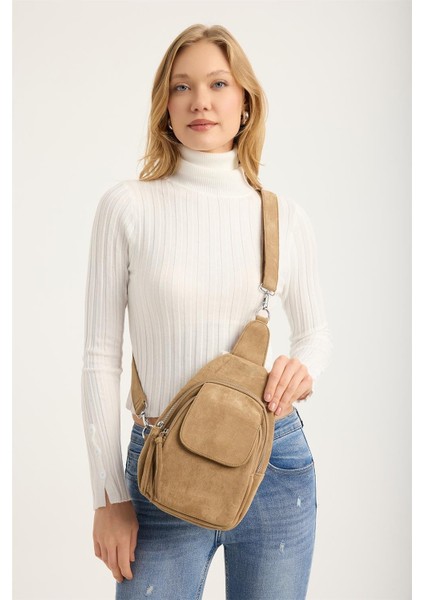 Verev Askılı Sırt Şeklinde Çanta