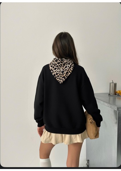 Fularlı Siyah Leopar Desenli Sweatshirt fırsatları