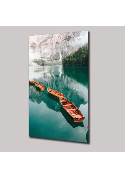 Sıralı Kayıklar ve Karlı Doğa Manzarası - Cam Tablo - DEG0126