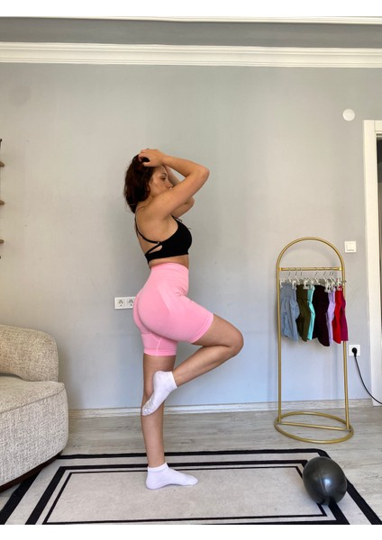 Kalçası Büzgülü Ekstra Push Up Seamless Spor Fitnes Yogo Şort indirimleri