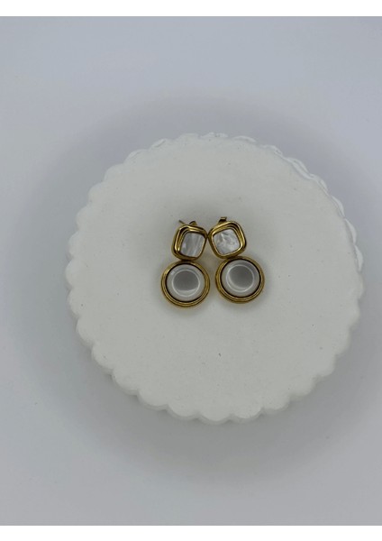 Kare ve Yuvarlak Sedef Detaylı Sallantılı Gold Küpe