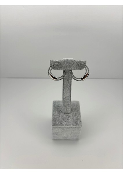 Yarısı Taşlı Yarısı Parlak Gümüş Renkli Halka Şekilli Silver Küpe