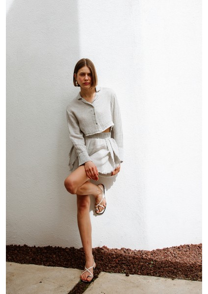 Siyah Çizgili Mini Şort modelleri