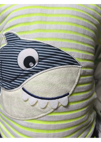 Erkek Bebek Şortlu Takım Köpek Balığı Aplikeli