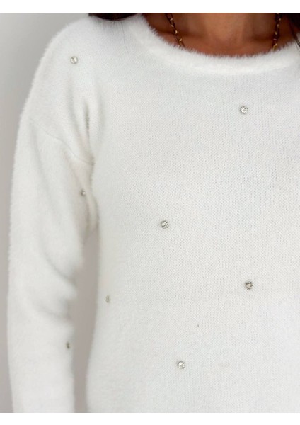 Taş Detaylı Triko Yumoş Kazak fırsatları