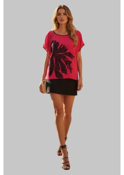 Sofia Kini Krep Saten Çiçek Aplik Tasarım Bluz W 2026