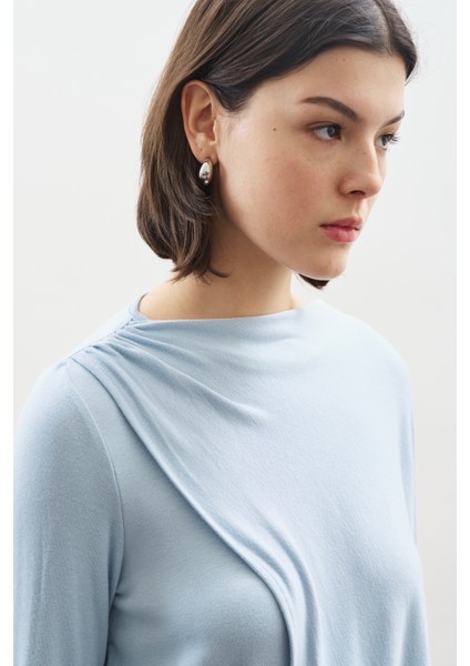 Şal Detaylı Dökümlü Bluz Mavi