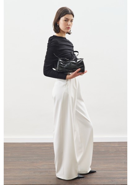 Büzgü Detaylı Bluz Siyah modelleri