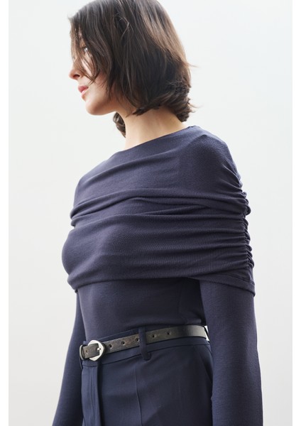 Büzgü Detaylı Bluz Lacivert