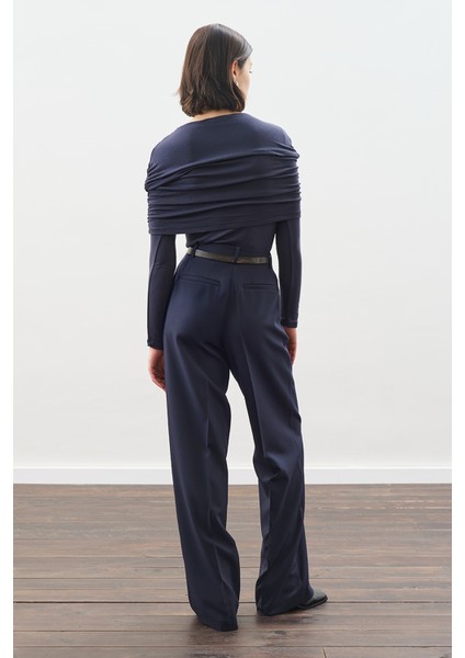 Büzgü Detaylı Bluz Lacivert modelleri